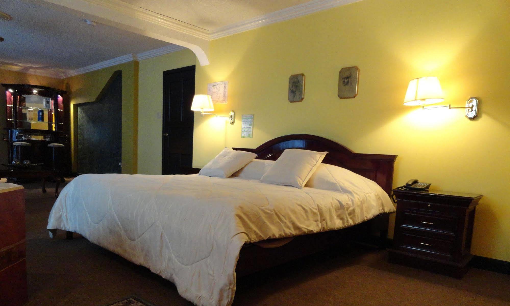 Hotel Suites Gonzalez Suarez Quito Zewnętrze zdjęcie