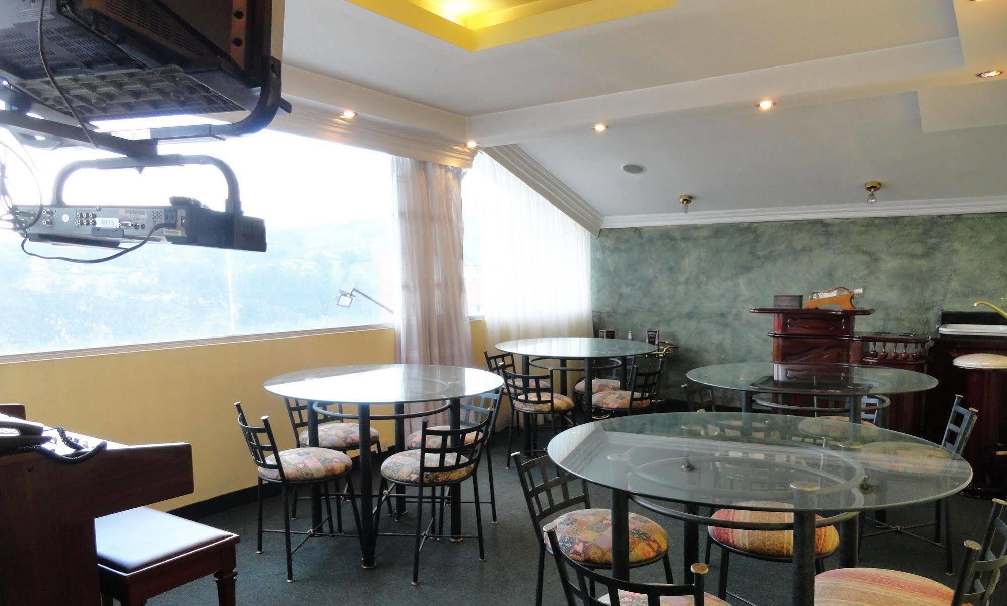 Hotel Suites Gonzalez Suarez Quito Zewnętrze zdjęcie